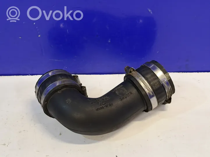 Volvo XC90 Tube d'admission de tuyau de refroidisseur intermédiaire 30751920