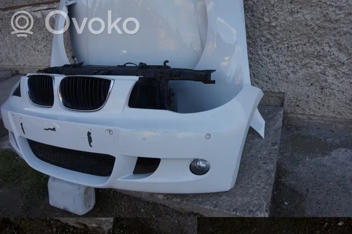 BMW 1 E81 E87 Viršutinė dalis radiatorių panelės (televizoriaus) 