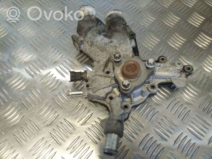 Opel Corsa C Pompe de circulation d'eau 1F958