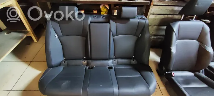 Lexus ES 300h Комплект сидений 