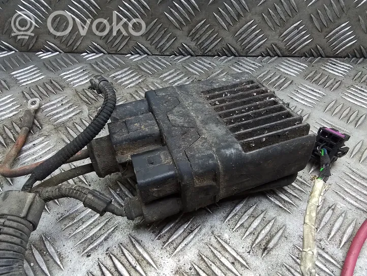 Volkswagen Multivan T5 Coolant fan relay 