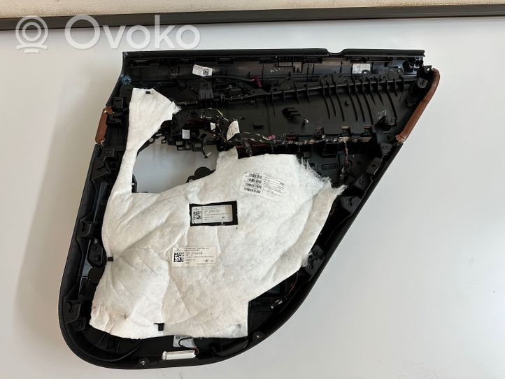 BMW X5 G05 Takaoven verhoilu 