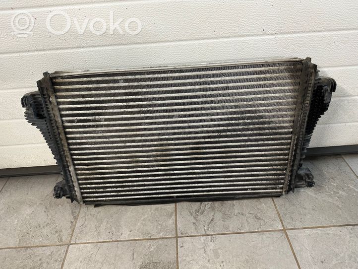 Volkswagen Amarok Välijäähdyttimen jäähdytin 2H0145804