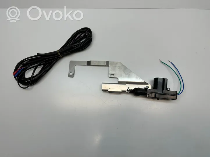 Volkswagen Amarok Tailgate lock latch 