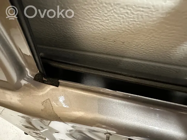 Volkswagen Amarok Front door 