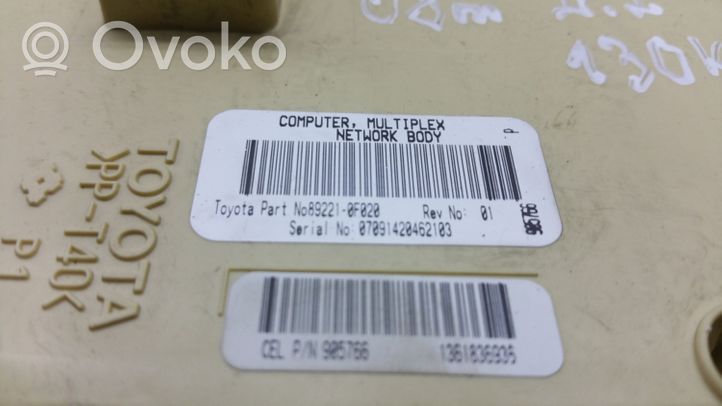 Toyota Corolla Verso AR10 Module de fusibles 892210F020