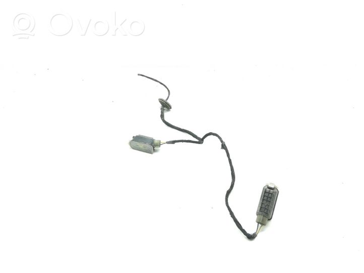 Ford Galaxy Lampa oświetlenia tylnej tablicy rejestracyjnej 6M2A13550AC