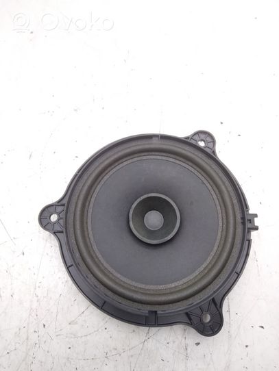 Nissan Qashqai Enceinte de porte arrière 7606500485