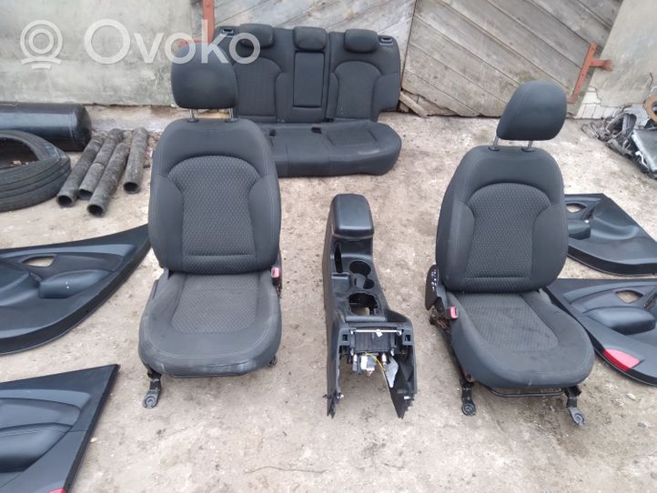 Hyundai ix35 Fotele / Kanapa / Boczki / Komplet 