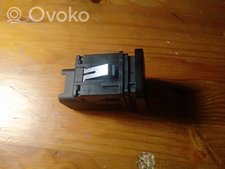 Volkswagen PASSAT B6 Hand parking brake switch 662333