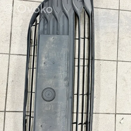 Toyota Yaris Maskownica / Grill / Atrapa górna chłodnicy 531020D120