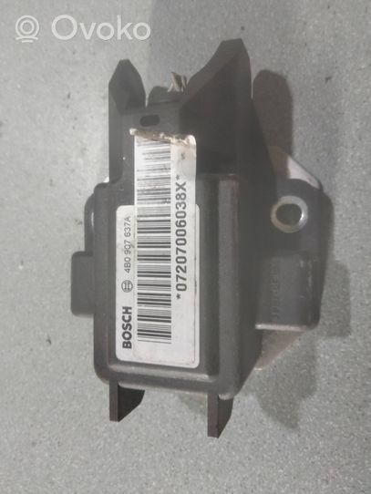 Audi A4 S4 B5 8D Czujnik położenia pedału gazu / przyspieszenia 4B0907637A