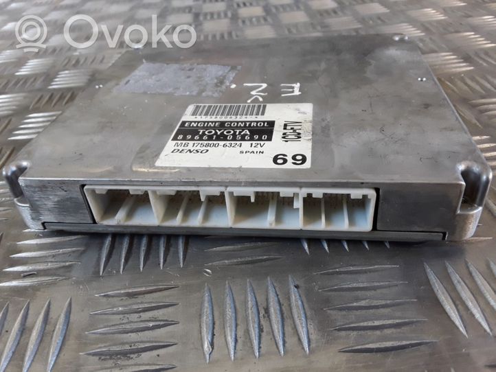 Toyota Avensis T250 Calculateur moteur ECU 8966105690