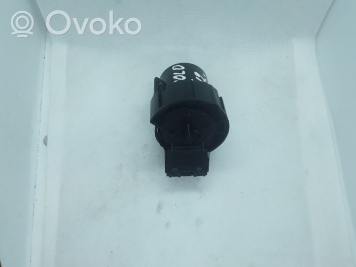 Volkswagen Polo V 6R Ignition lock contact 6R0905865