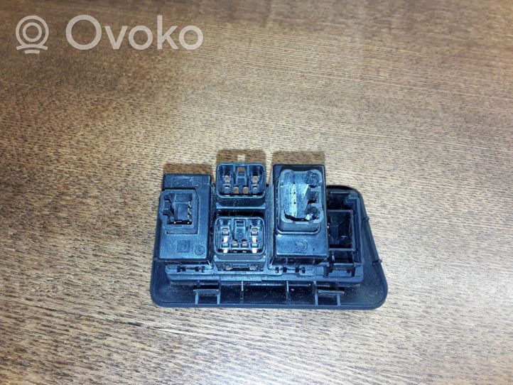 202002962 Hyundai i30 Fog light switch, 11.58 € RRR