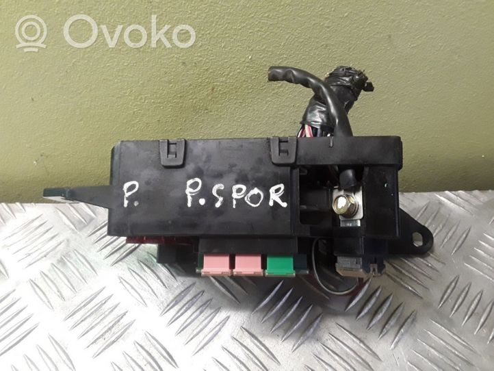 Mitsubishi Pajero Sport I Module de fusibles MR409811