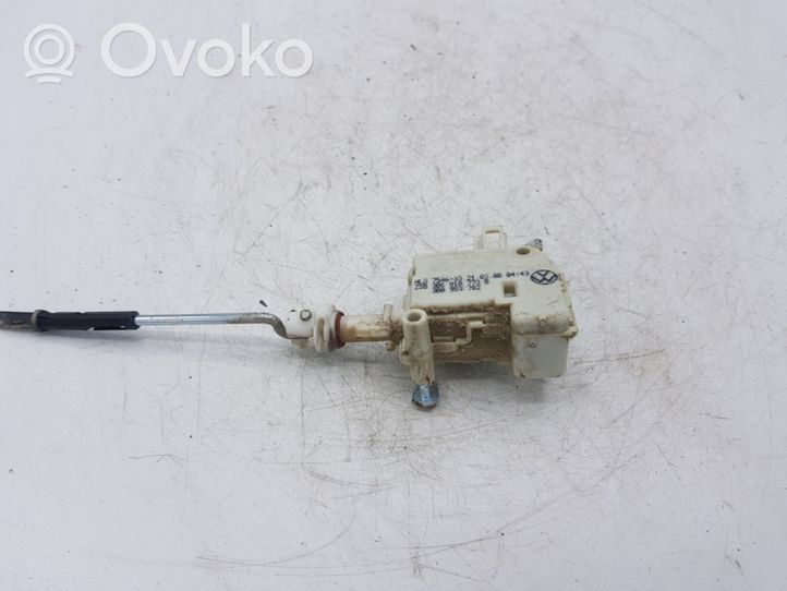 Volkswagen PASSAT B5 Motorino del tappo del serbatoio del carburante 8B0810773B