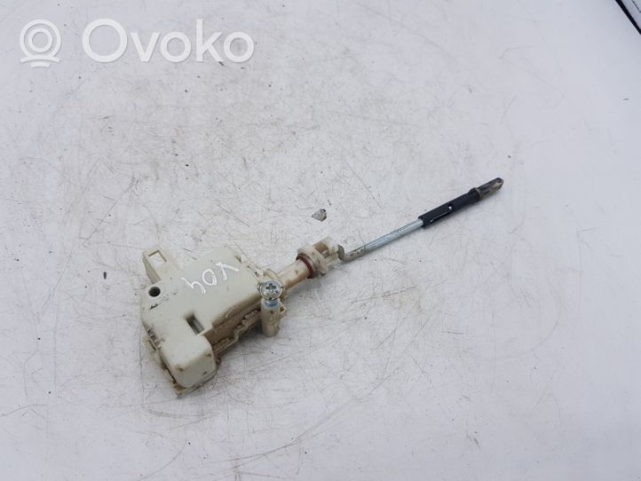 Volkswagen PASSAT B5 Motorino del tappo del serbatoio del carburante 8B0810773B