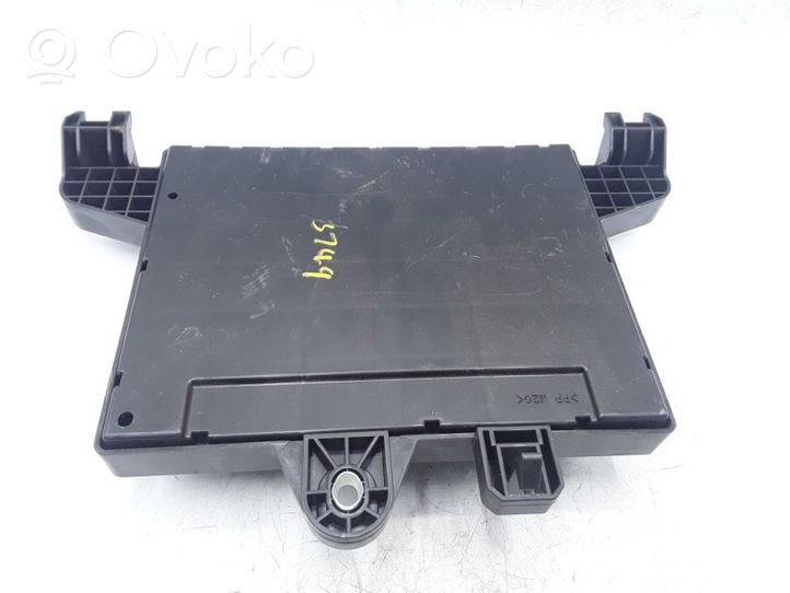 Opel Astra J Module de fusibles 365927271