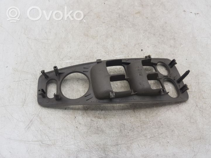 Lexus IS 220D-250-350 Support bouton lève vitre porte avant 00000161