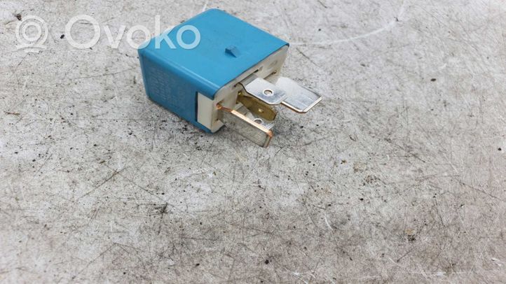Toyota Avensis T270 Other relay 9008087031