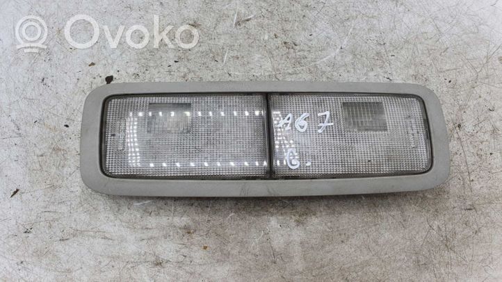 Toyota Avensis T270 Фонарь освещения задних мест 8125005030