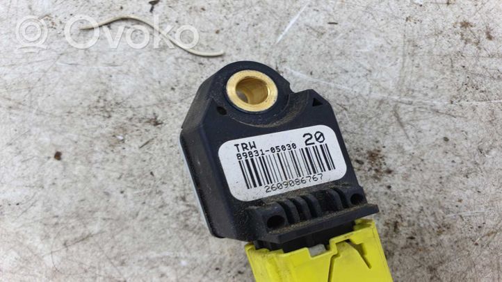 Toyota Avensis T270 Sensor impacto/accidente para activar Airbag 8983105030
