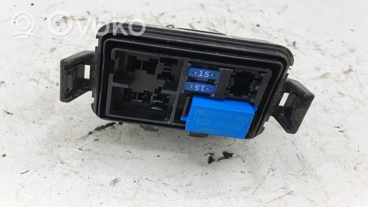 Honda Insight Fuse module 7353MA2