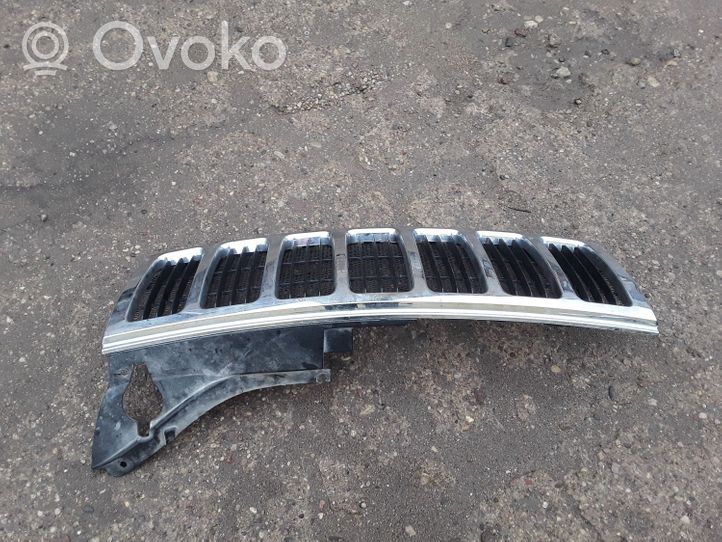 Jeep Grand Cherokee (WK) Grille calandre supérieure de pare-chocs avant 82209206