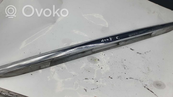 Toyota Avensis Verso Takaluukun rekisterikilven valon palkki 7681144030