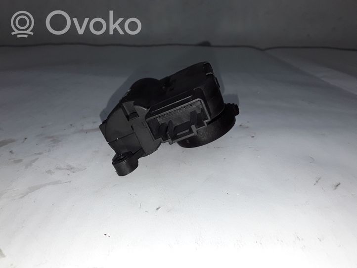 Volkswagen Polo V 6R Stellmotor Heizung Klima 0132801357