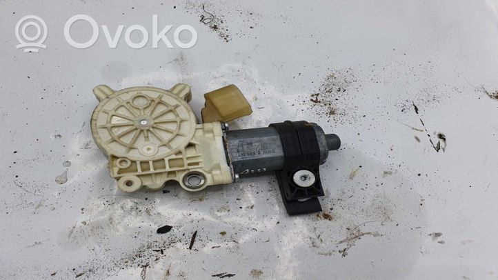 BMW 5 E60 E61 Motorino alzacristalli della portiera anteriore 6981141