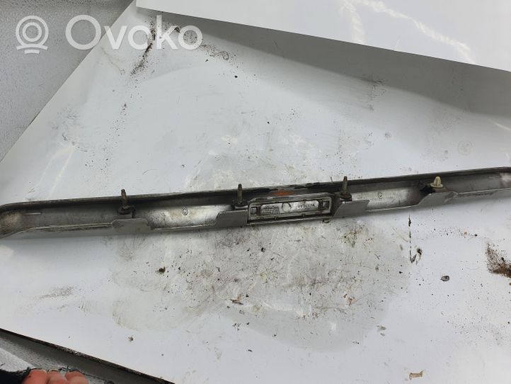 Toyota Corolla Verso E121 Takaluukun rekisterikilven valon palkki 768110F010