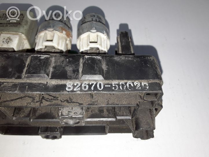 Lexus LS 400 Sulakemoduuli 8267050020