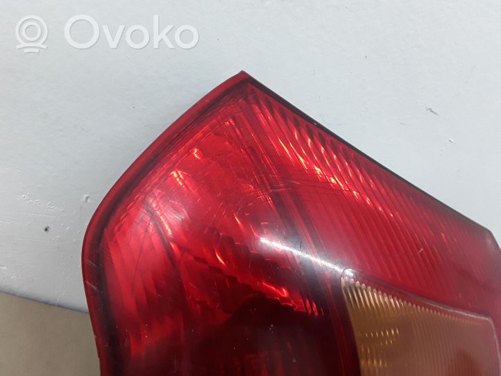 Toyota Corolla E120 E130 Lampa tylna IB02F00E11