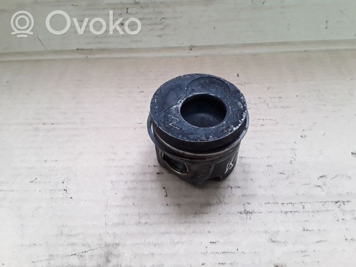 Volkswagen Touareg I Piston 81L112