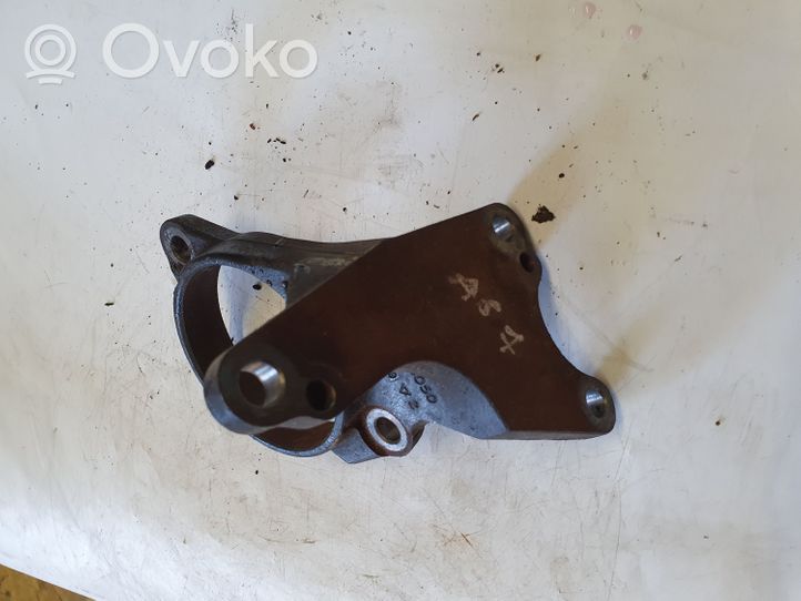 Toyota Avensis T270 Support/coussin de moteur 