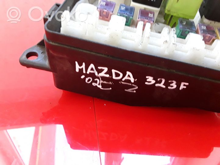 Mazda 323 F Module de fusibles 042