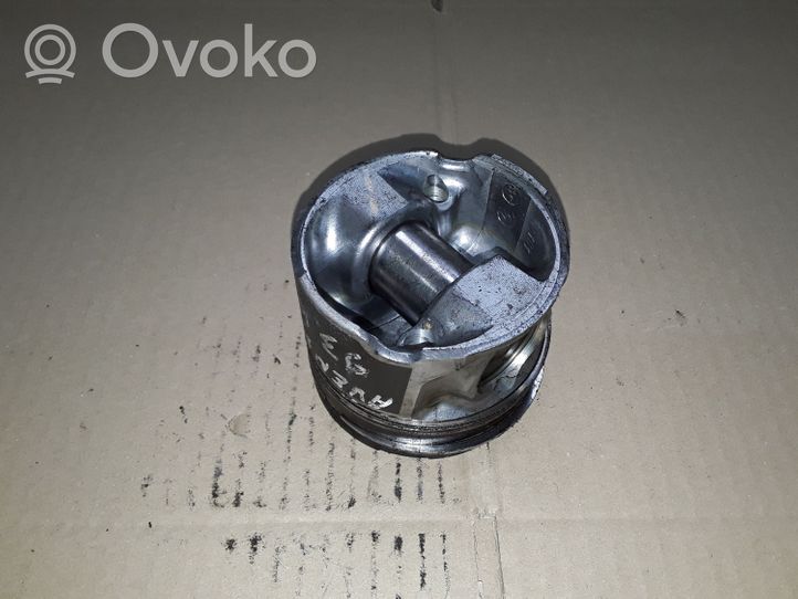 Toyota Avensis T250 Piston W101