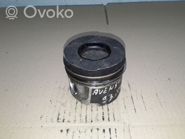 Toyota Avensis T250 Piston W021