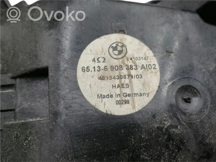 BMW 3 E46 Garsiakalbis (-iai) galinėje palangėje 6908383