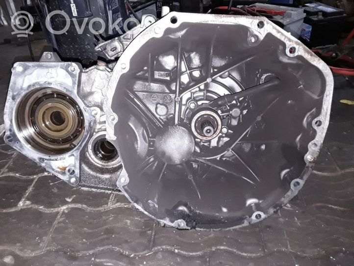 Nissan Qashqai Manuaalinen 6-portainen vaihdelaatikko JG75E