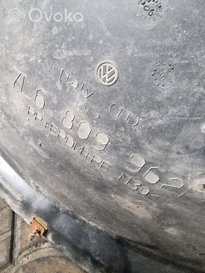 Volkswagen Touareg I Nadkole przednie 7L6809962