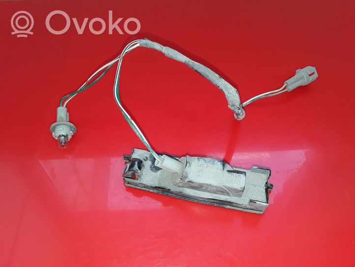 Toyota RAV 4 (XA30) Lampa oświetlenia tylnej tablicy rejestracyjnej A045053