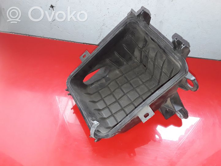 Mitsubishi Grandis Ilmansuodattimen kotelon kansi 1500A001