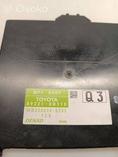 Toyota Yaris Unidad de control/módulo de carrocería central 892210D110