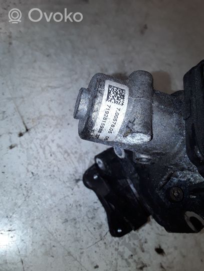 Citroen C-Crosser Soupape vanne EGR 7005780506