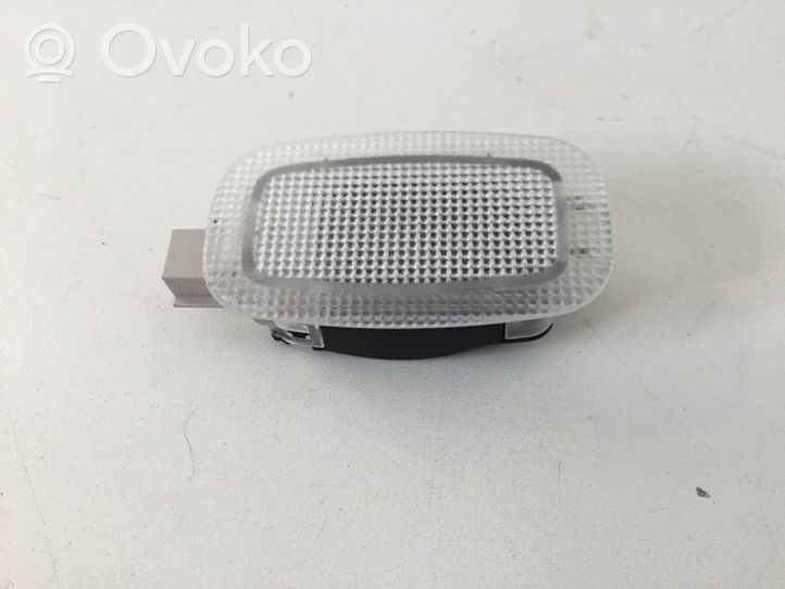 Mercedes-Benz E W212 Luce interna bagagliaio/portabagagli A0028202101