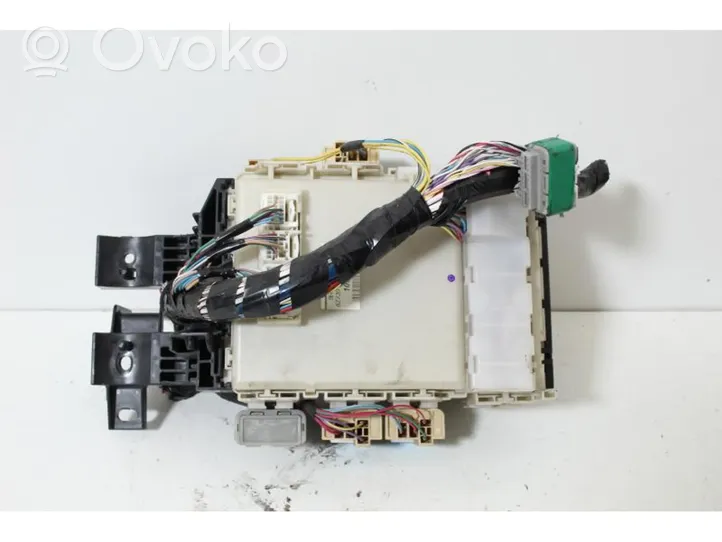 Toyota Urban Cruiser (XP110) Module de fusibles 8273052J00