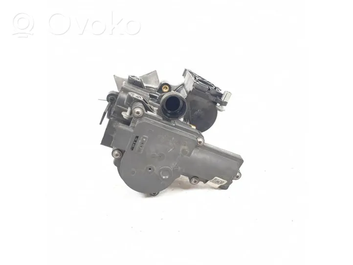 Audi A3 S3 8V Termostato/alloggiamento del termostato 06L121111L